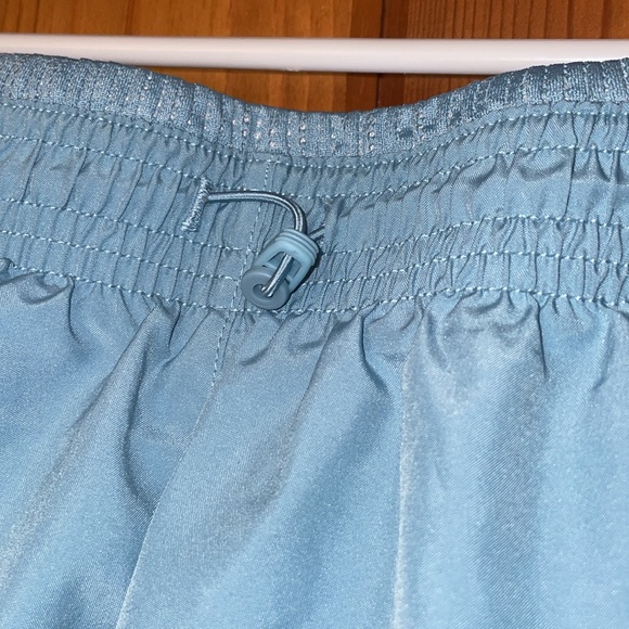 Nike Running Dri-FIT Swoosh mid-rise brief-lined shorts in pale blue size medium - Picture 7 of 11